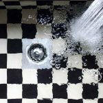 Des bruits dans ma canalisation : pourquoi une canalisation glougloute ?